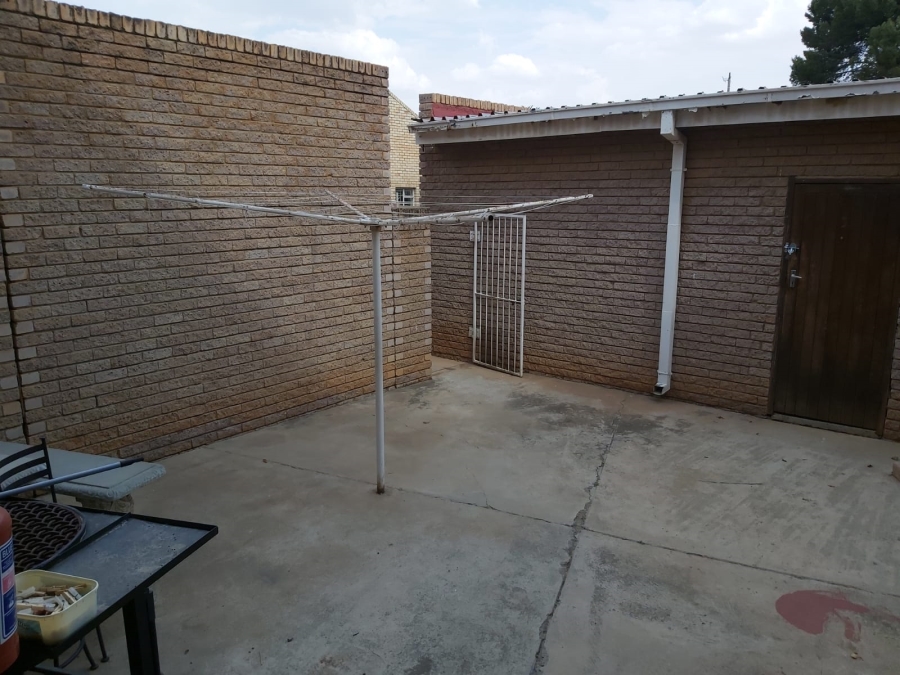 3 Bedroom Property for Sale in Naudeville Free State